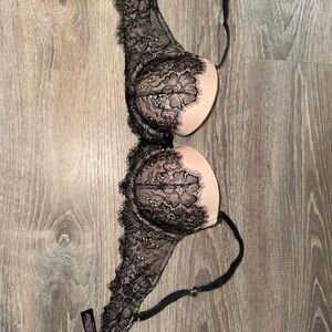 Victoria's Secret Black and Cream Lace Bra